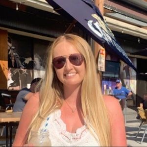 Meet your Posher, Melissa